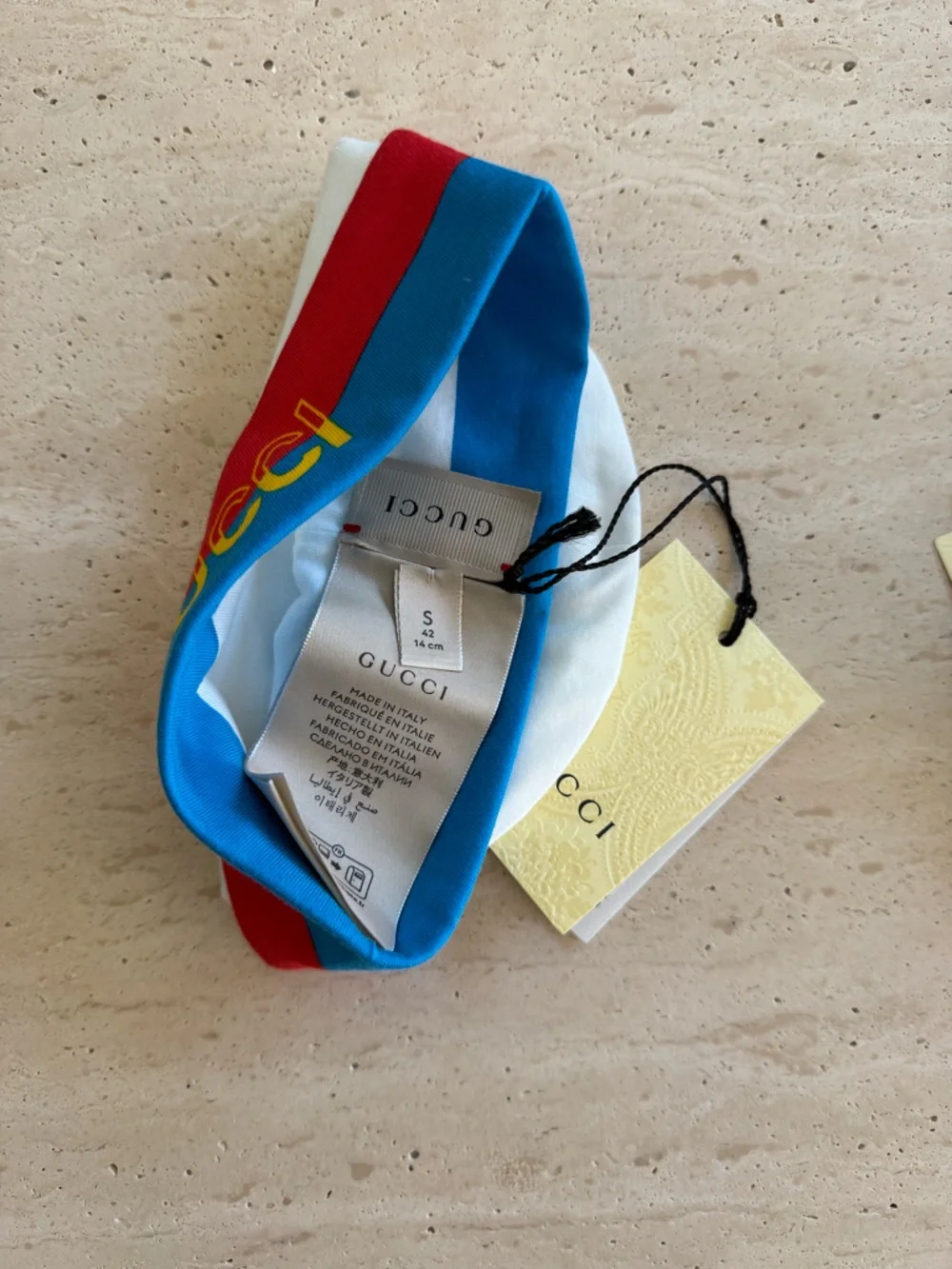 NWT GUCCI Kids GG Logo Bib + Gucci Logo Beanie Hat Set Baby Gift
